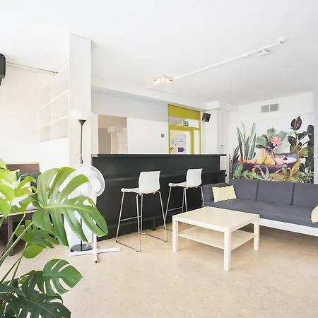 Alibi Hostal Viena