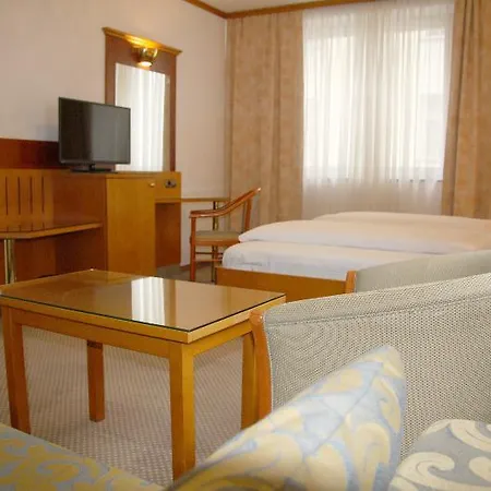 Hotell The Weekend 4*
