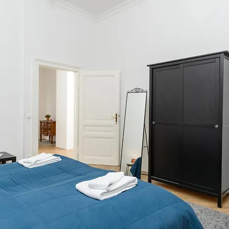 Senator Stephansplatz By Ichbucheat Apartment Wien