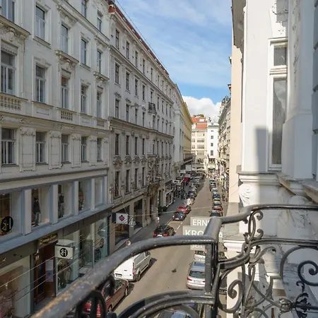 Senator Stephansplatz By Ichbucheat Apartment *