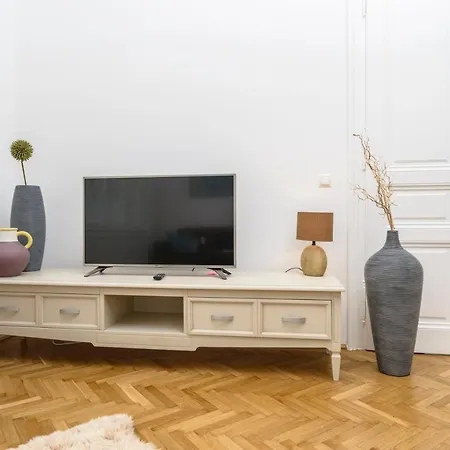 Apartment Senator Stephansplatz By Ichbucheat Wien