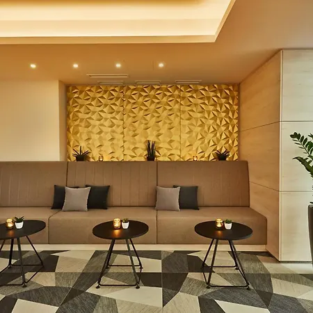 H+ Hotel 4*