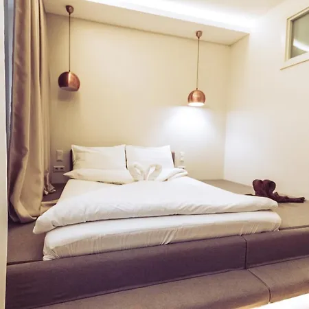 Aurellia Apartment *