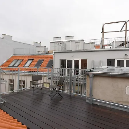 Ullmann 1150 Apartment Vienna