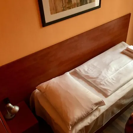 Madara Hotel 2*
