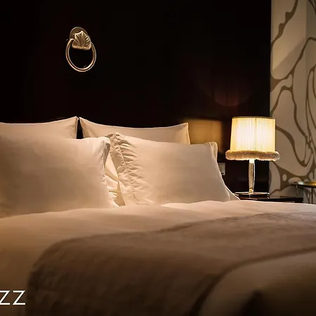 Topazz & Lamee Hotel