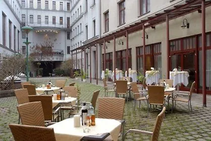 Austria Trend Favorita Vienna
