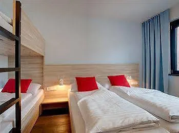 Hotel Meininger Downtown Franz