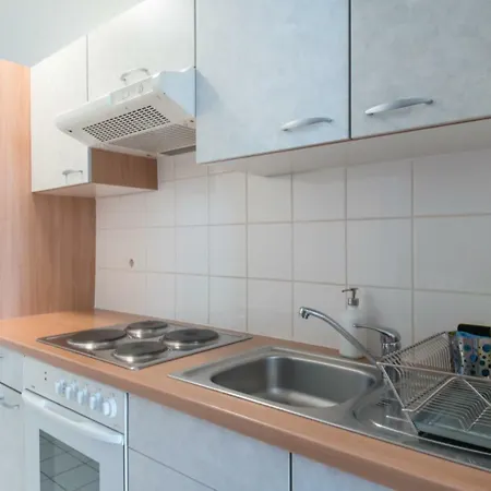 Lovely In A Quiet Area Close To The Center Apartment