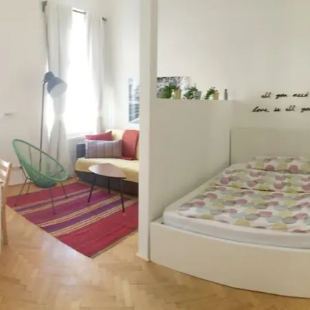 Lovely In A Quiet Area Close To The Center Apartment Vienna