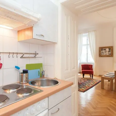 Apartment Lovely In A Quiet Area Close To The Center