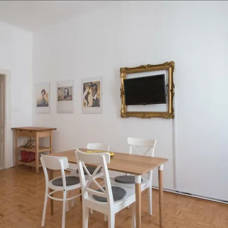 Apartment Lovely In A Quiet Area Close To The Center *