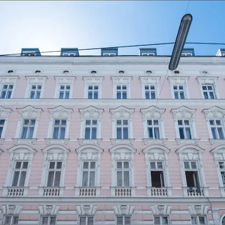 Lovely In A Quiet Area Close To The Center Apartment