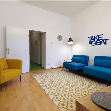 Lovely In A Quiet Area Close To The Center Apartment *