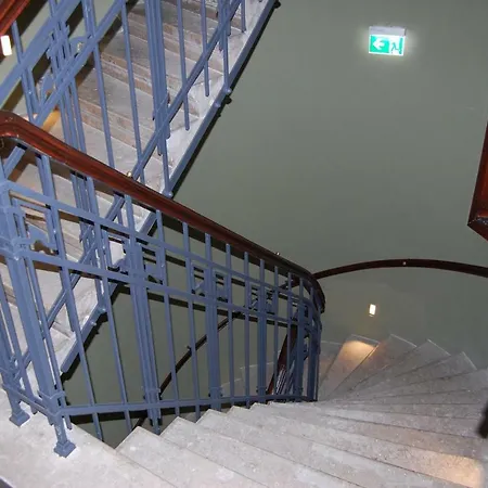 Apollo Hotel 2*