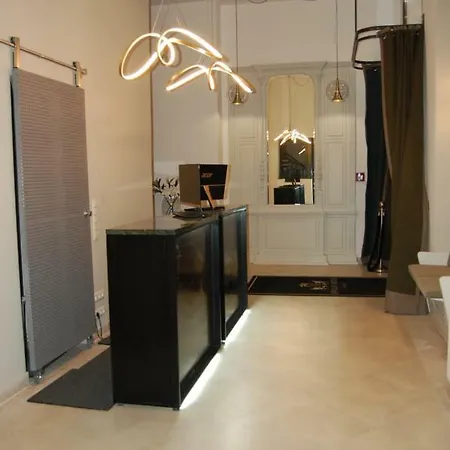 Apollo Hotel 2*