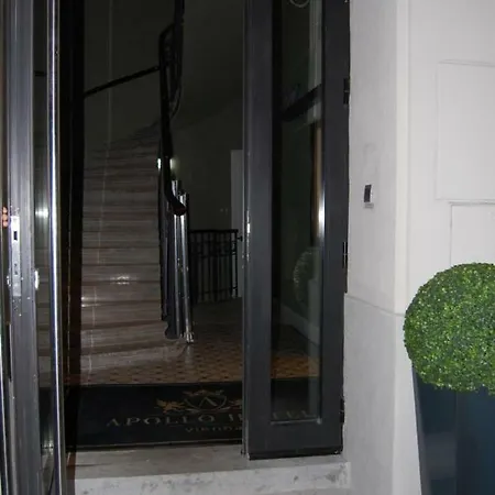 Hotel Apollo 2*