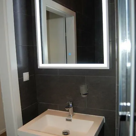 Apollo Hotel 2*