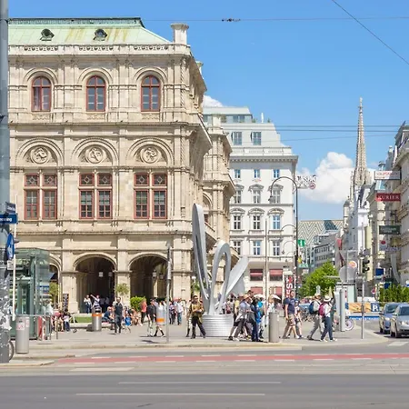 Mint@naschmarkt Premium Vienna