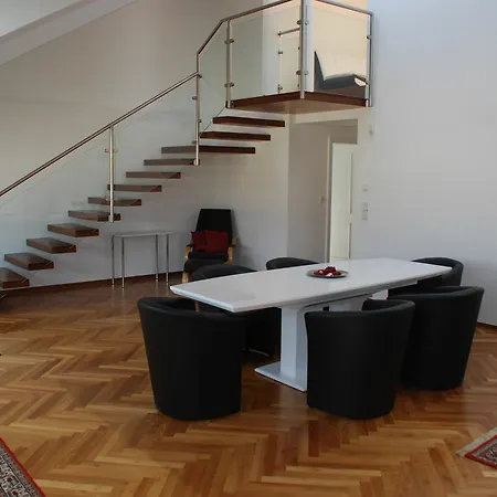 Duschel Center * Wenen