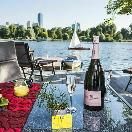 Ajo - Alte Donau Waterfront - Self-check-in *