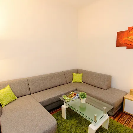 Apartment Checkvienna - Simmeringer Hauptstrasse *