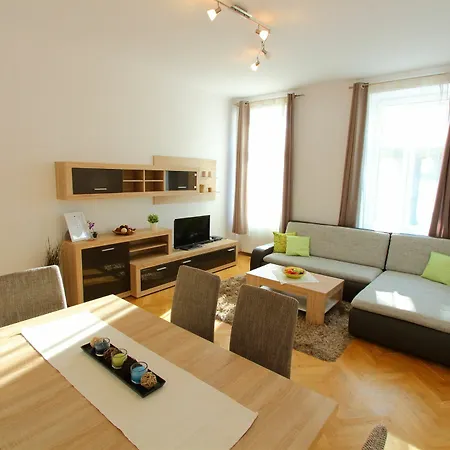Checkvienna - Simmeringer Hauptstrasse Apartment