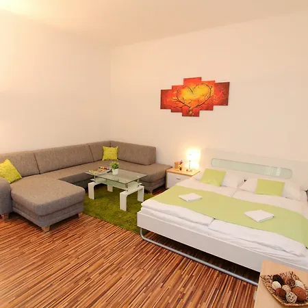 Checkvienna - Simmeringer Hauptstrasse Apartment *