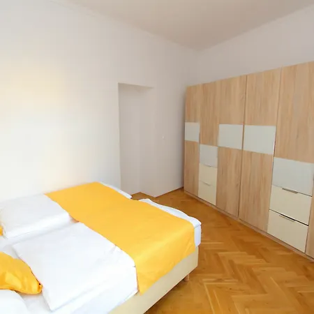Apartment Checkvienna - Simmeringer Hauptstrasse