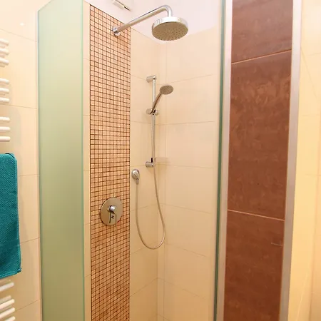 Apartment Checkvienna - Simmeringer Hauptstrasse *