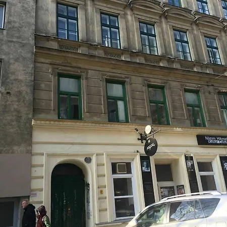 Sunshine And Charity 2* Wien