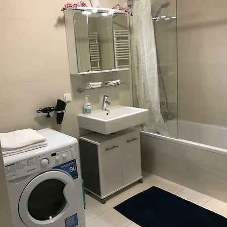 Apartman With Parking On Premise *