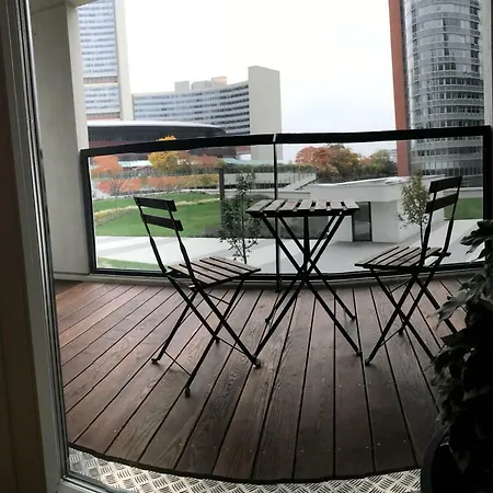 With Parking On Premise Apartman Bécs