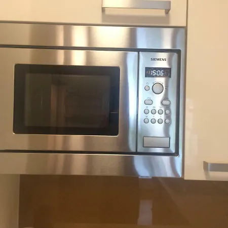 Apartman With Parking On Premise Bécs