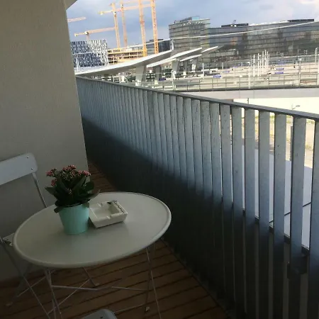 Hauptbahnhof 1 *