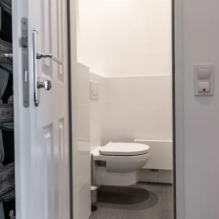 Easy 15 Contactless Check In Apartment *