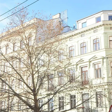 Charming Center City Apartment Vienna