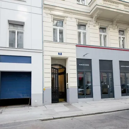 Apartament Urania - Mai's