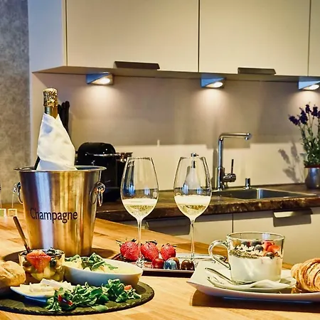 Apartment Place *