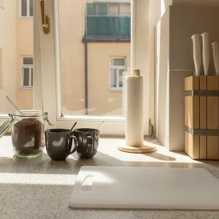 Kingsize Station Apartment