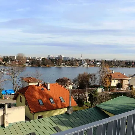 Alte Donau Blick By Guestia