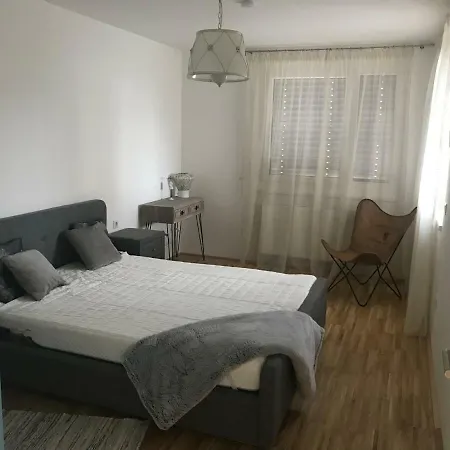 Hauptbanhof And Belvedere Two Bedroom *