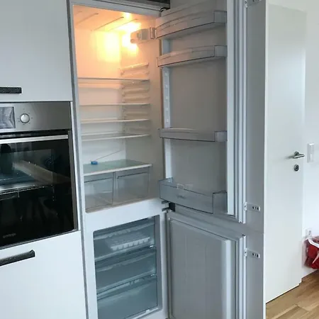 Hauptbanhof And Belvedere Two Bedroom Apartment Vienna