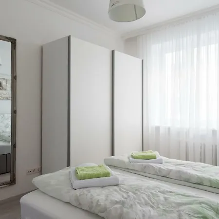Let It Be U1, U2, U4 Karlsplatz Oper Apartment *