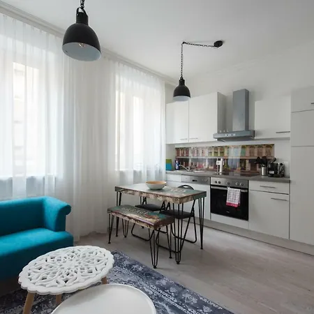 Let It Be U1, U2, U4 Karlsplatz Oper Apartment *