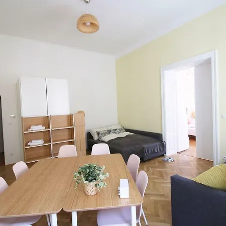 Aeki City Apartment
