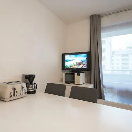 Apartment Spacious With Balcony Vienna