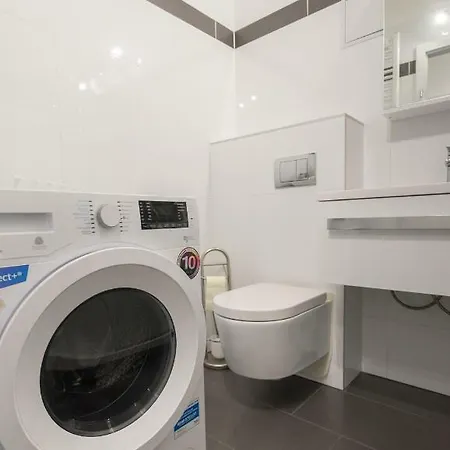 Apartment Spacious With Balcony Vienna