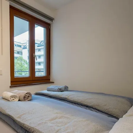 Spacious With Balcony Apartment *