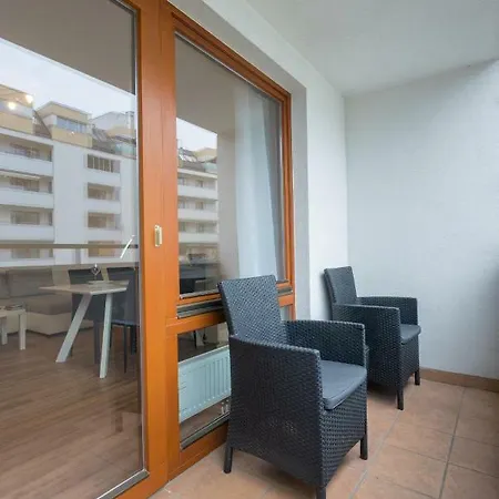 Spacious With Balcony Apartment Vienna